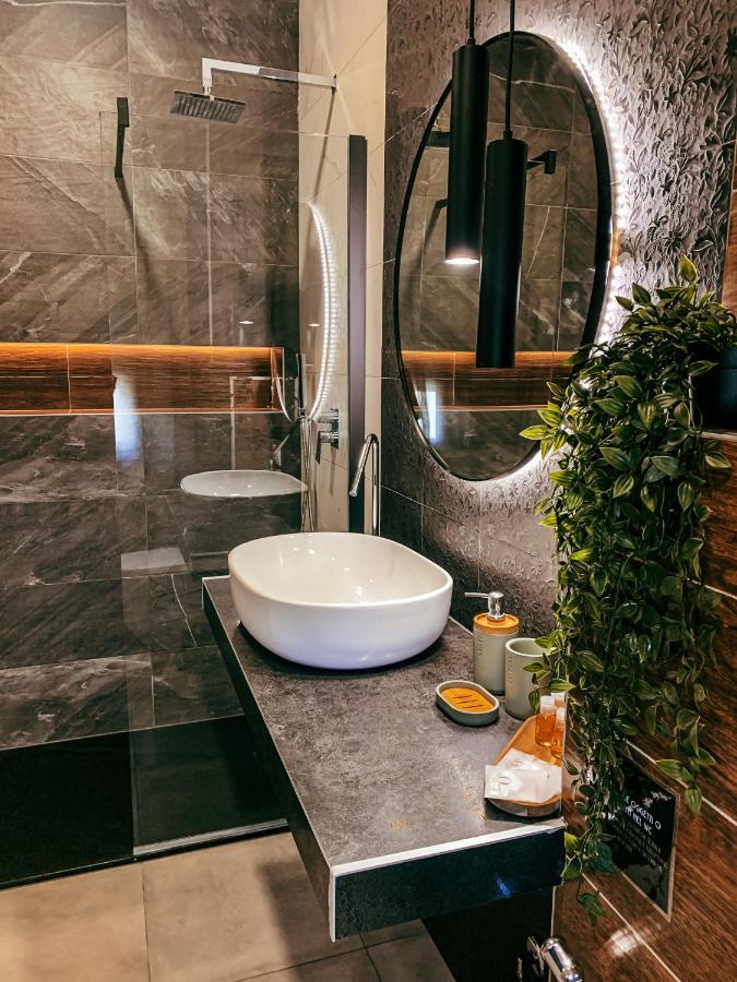B&B Salus Civico 23 레조넬에밀리아 외부 사진
